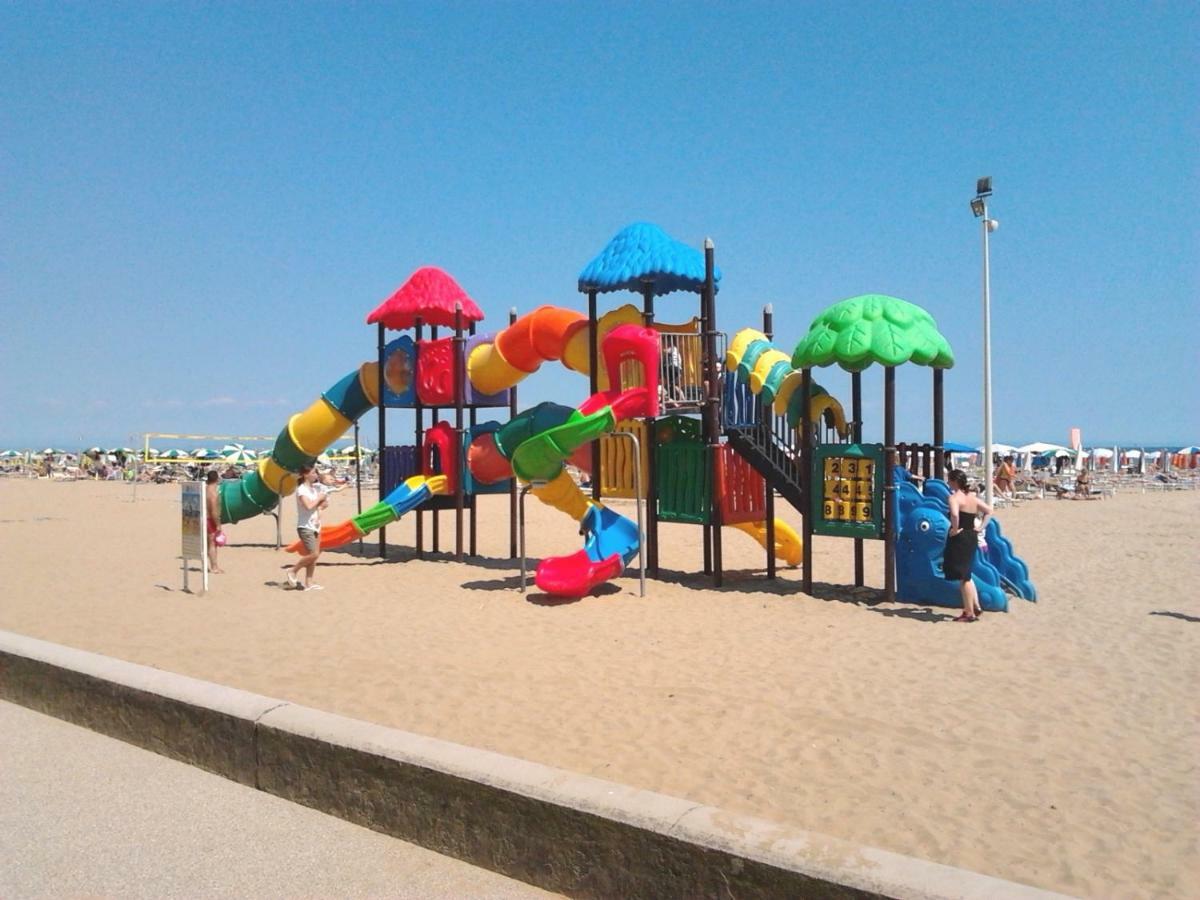 Cristallo Residence Lignano Sabbiadoro Buitenkant foto