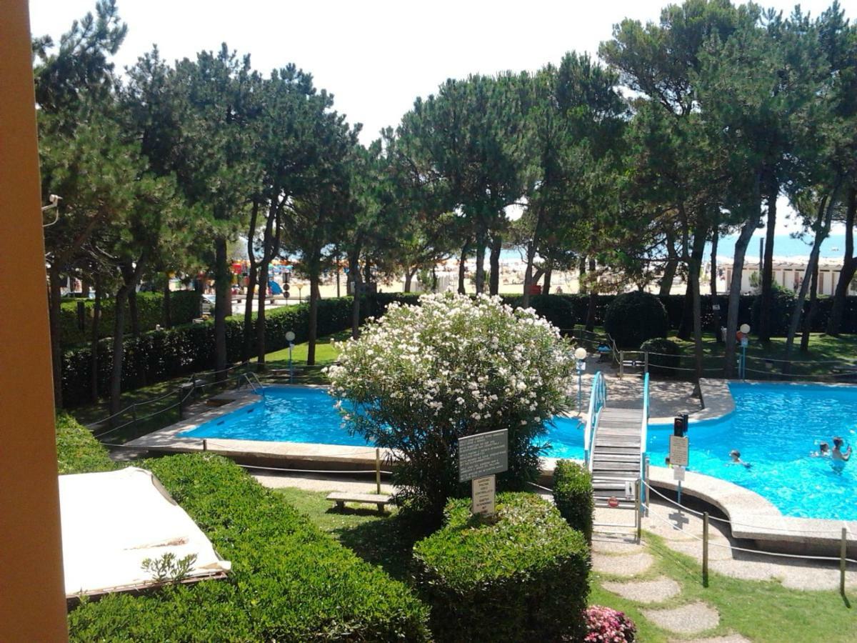 Cristallo Residence Lignano Sabbiadoro Buitenkant foto